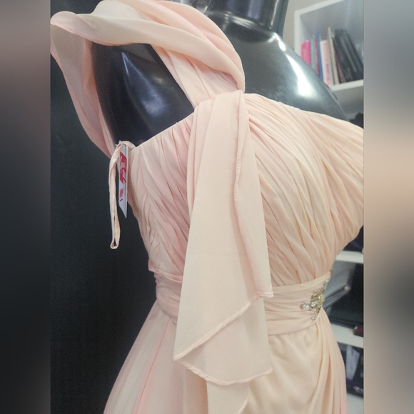 Prom Dress. Pink  Color. US 6. - Picture 6 of 7